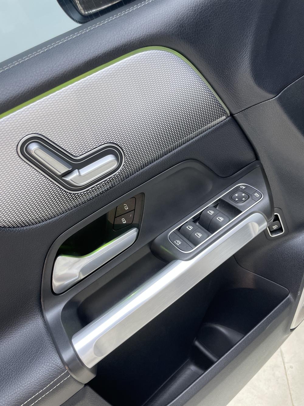 Mercedes-Benz Mercedes-Benz GLB