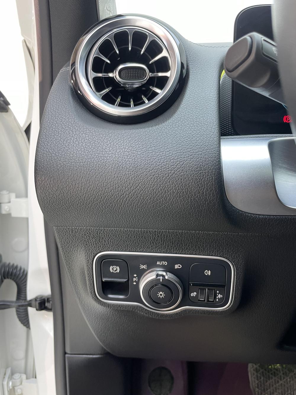 Mercedes-Benz Mercedes-Benz GLB