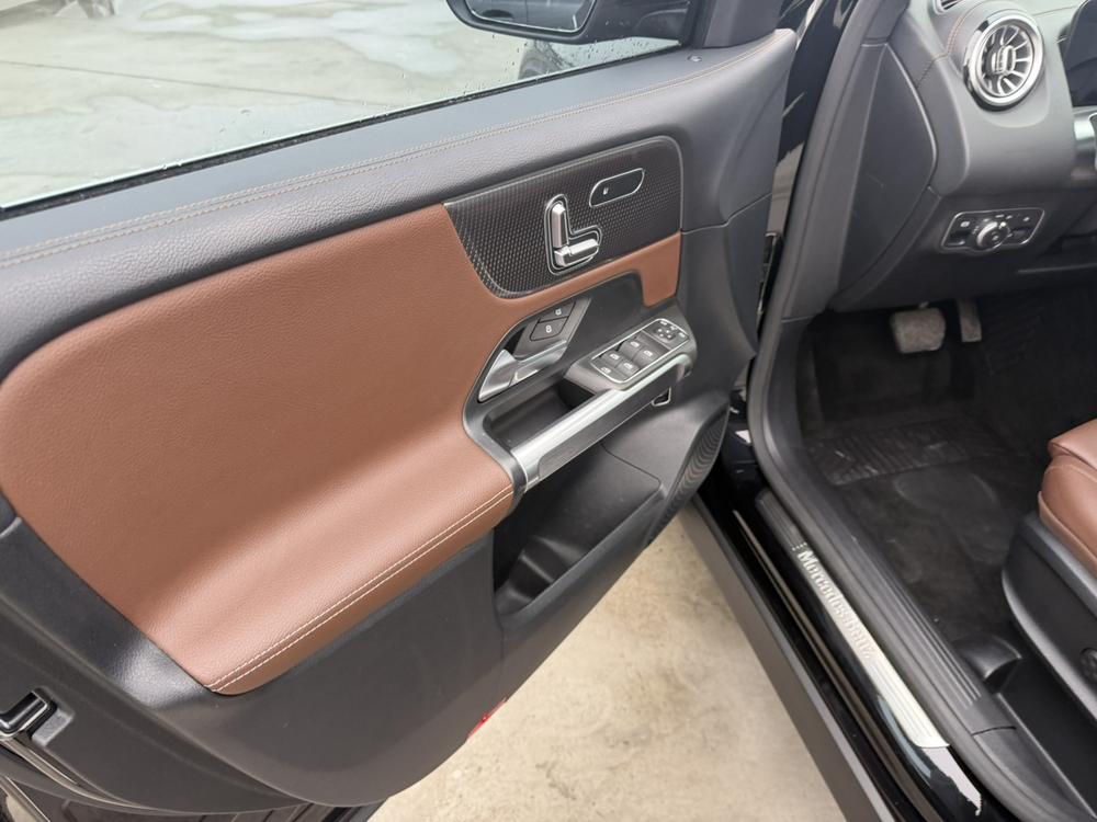 Mercedes-Benz Mercedes-Benz GLB