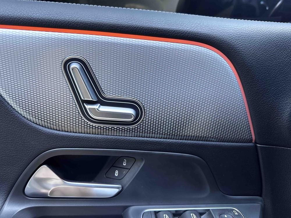 Mercedes-Benz Mercedes-Benz GLB