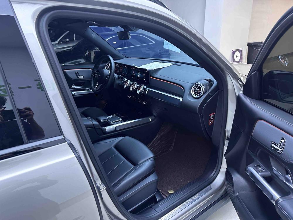 Mercedes-Benz Mercedes-Benz GLB