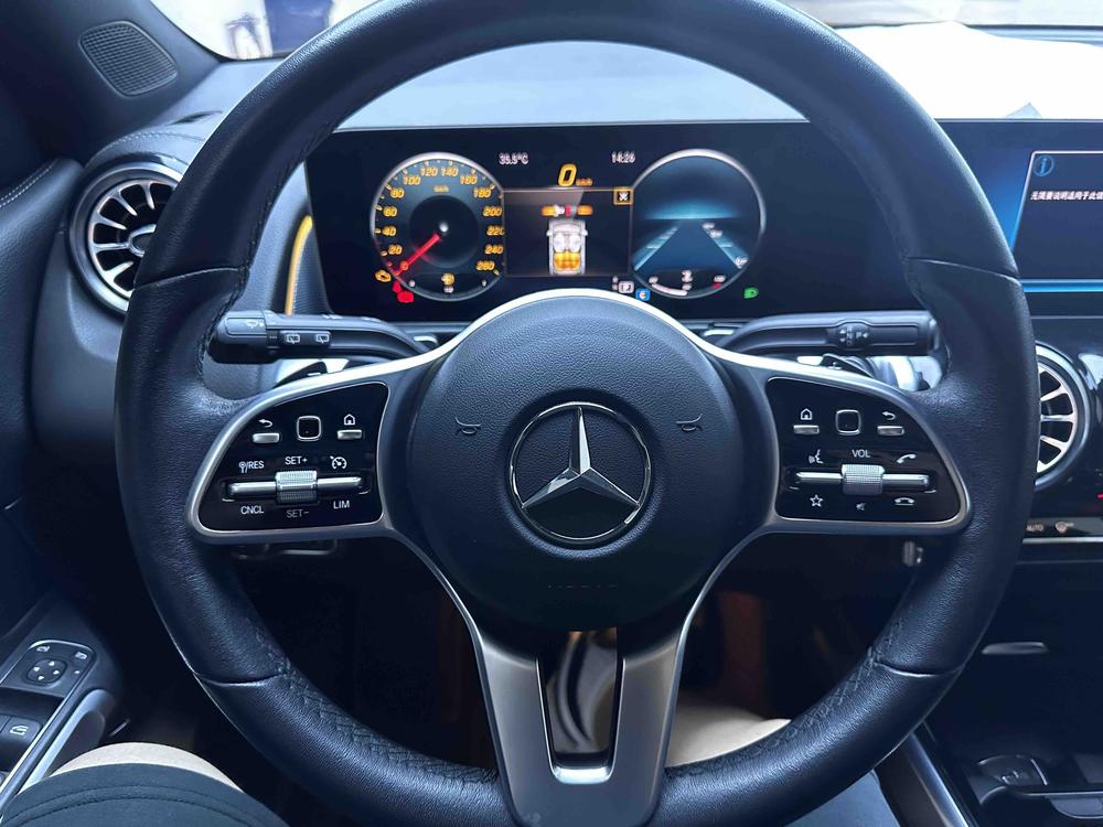 Mercedes-Benz Mercedes-Benz GLB