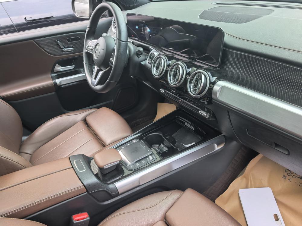 Mercedes-Benz Mercedes-Benz GLB