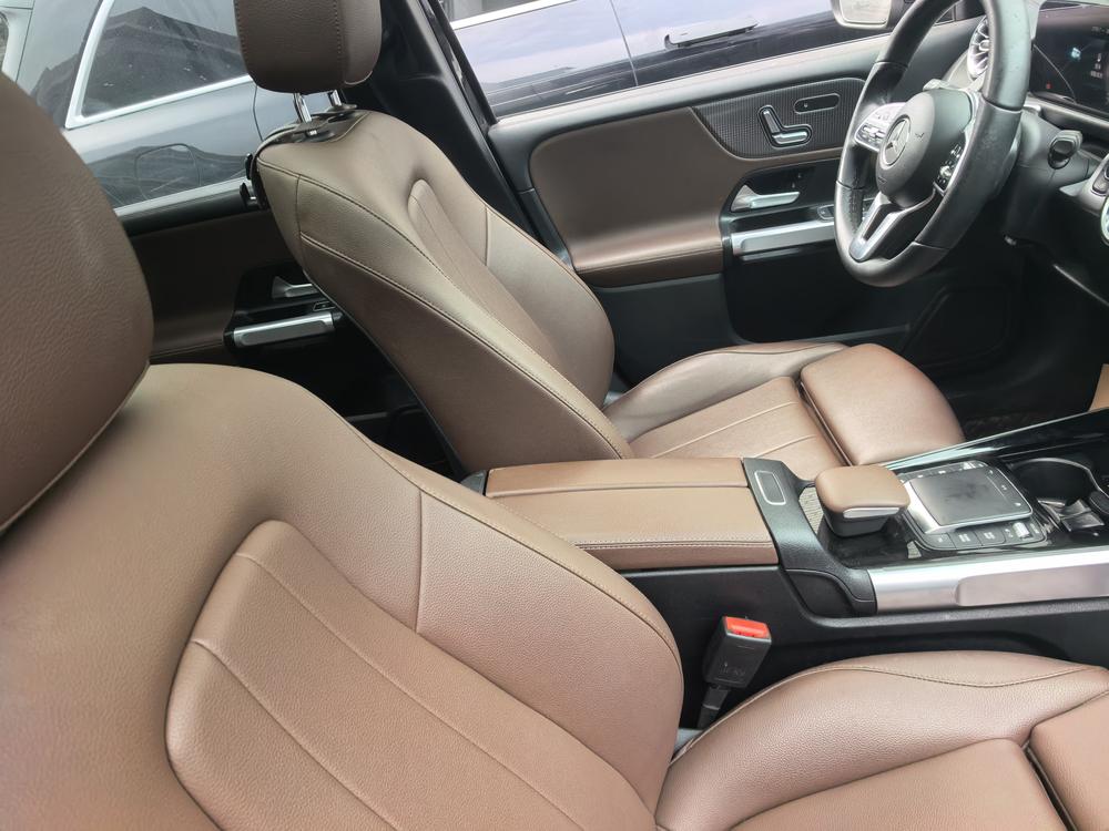 Mercedes-Benz Mercedes-Benz GLB