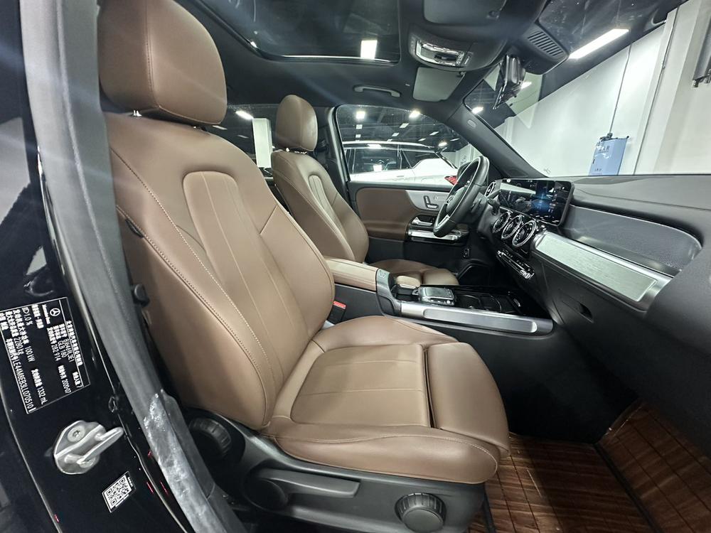 Mercedes-Benz Mercedes-Benz GLB