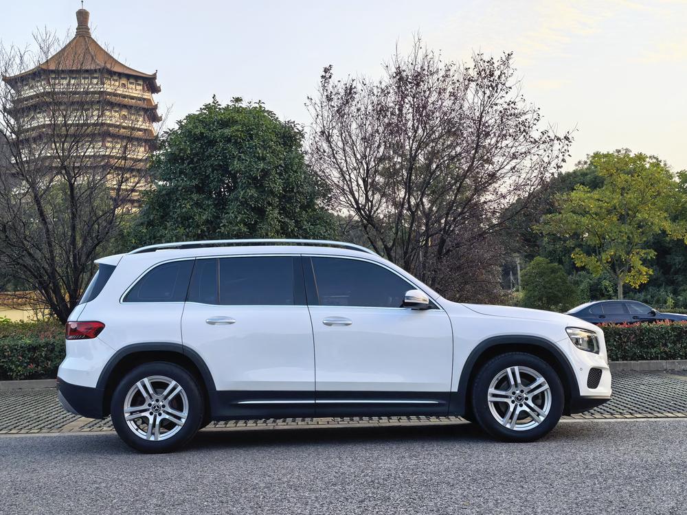 Mercedes-Benz Mercedes-Benz GLB