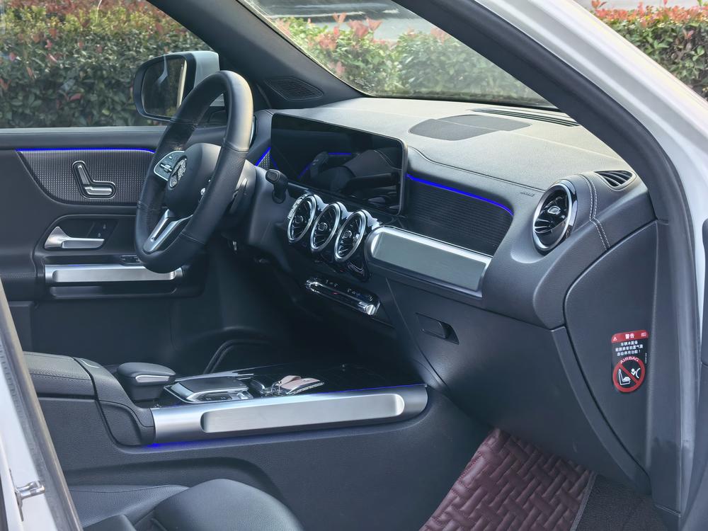 Mercedes-Benz Mercedes-Benz GLB
