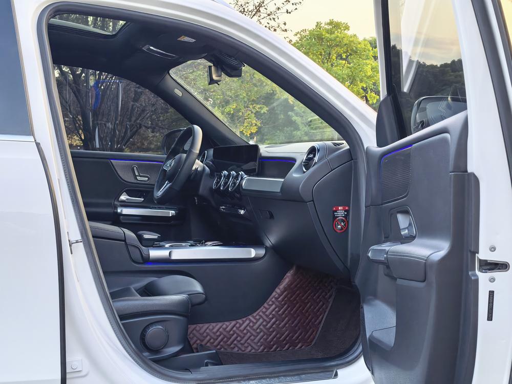 Mercedes-Benz Mercedes-Benz GLB