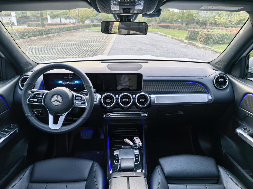 Mercedes-Benz Mercedes-Benz GLB