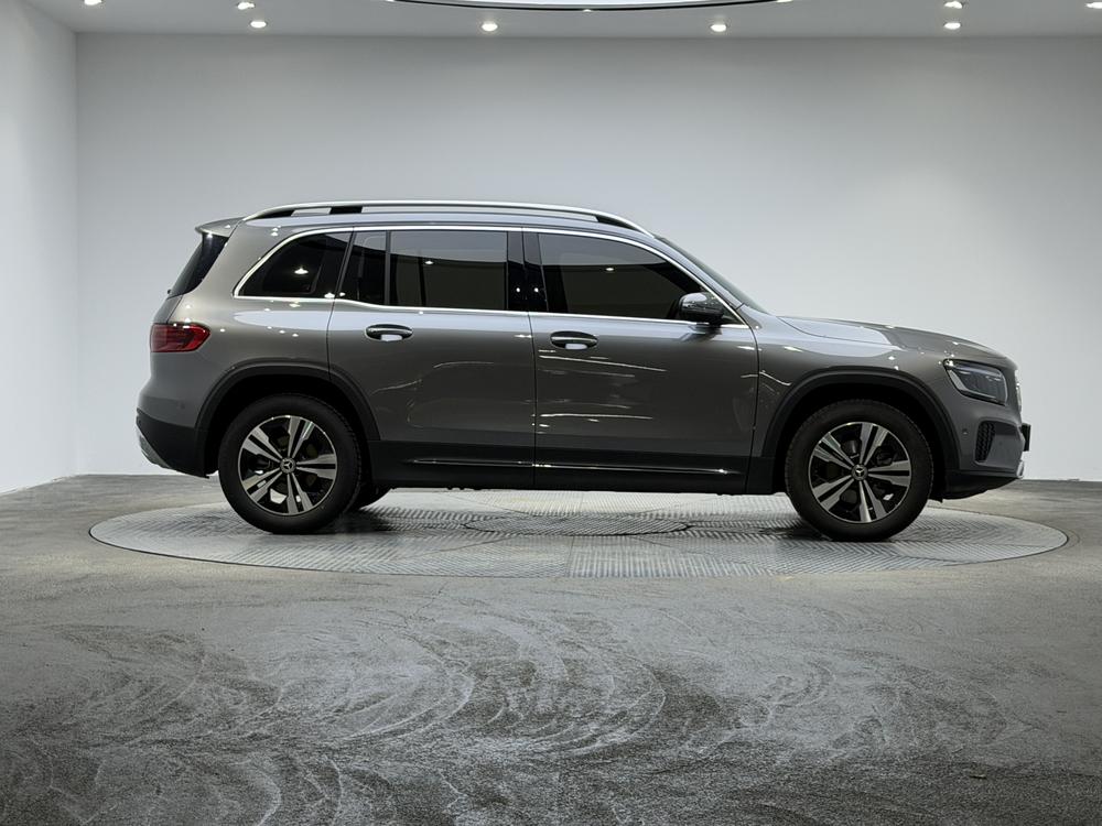 Mercedes-Benz Mercedes-Benz GLB