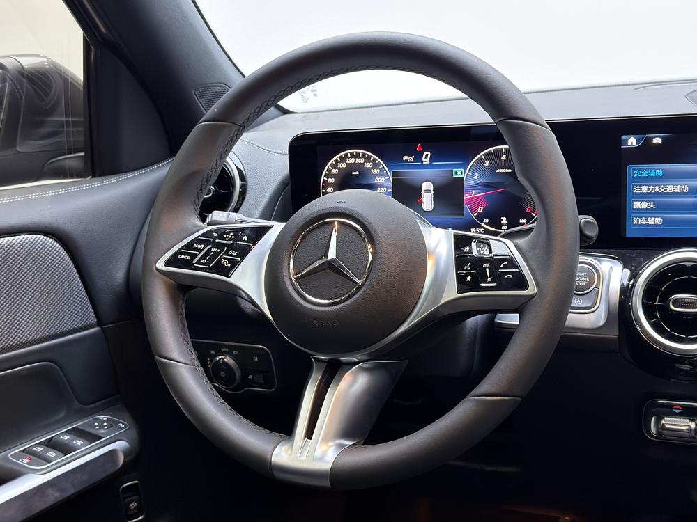 Mercedes-Benz Mercedes-Benz GLB