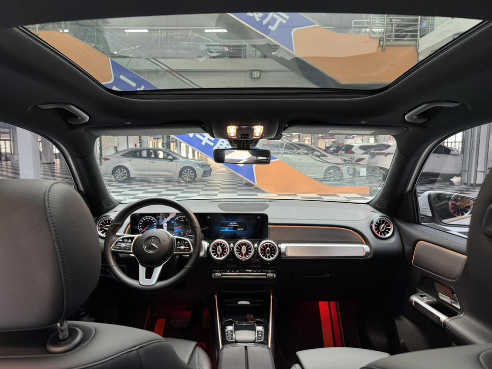 Mercedes-Benz Mercedes-Benz GLB