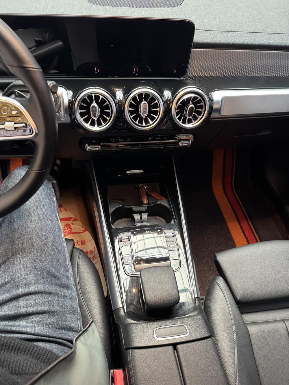 Mercedes-Benz Mercedes-Benz GLB