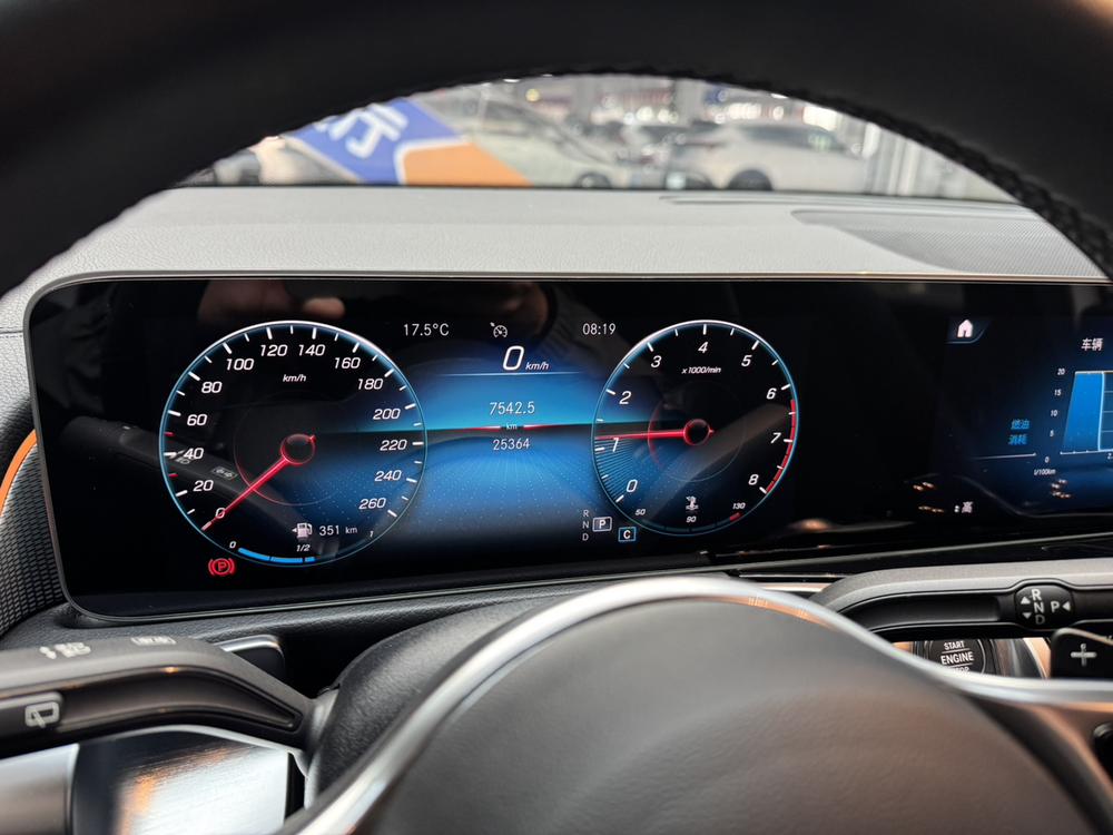 Mercedes-Benz Mercedes-Benz GLB