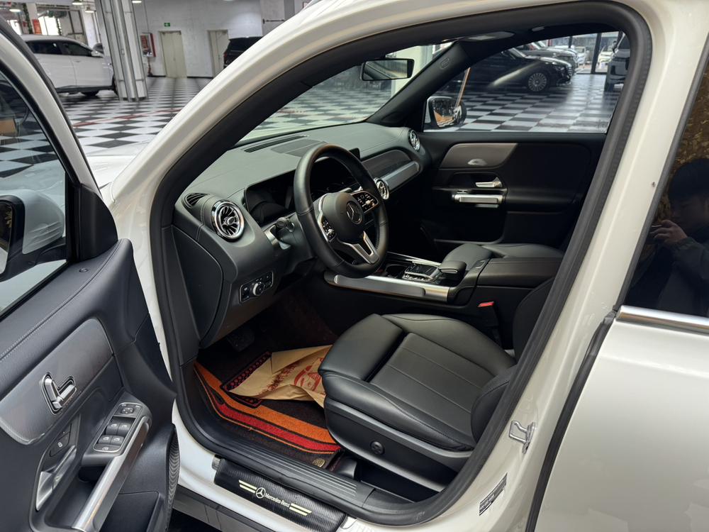 Mercedes-Benz Mercedes-Benz GLB