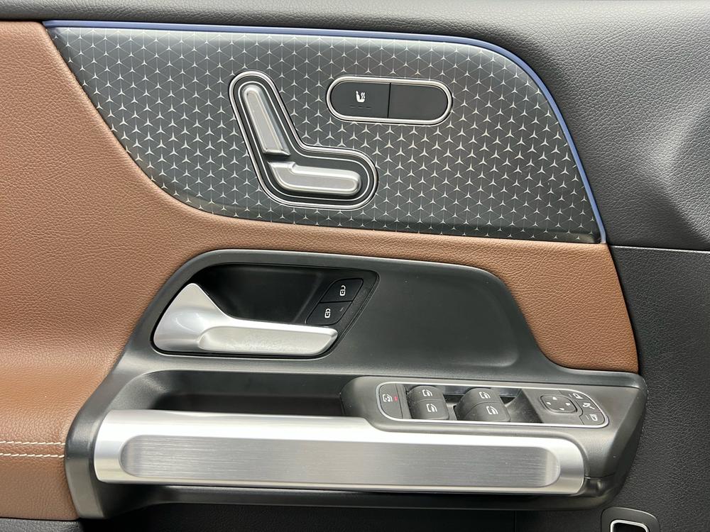 Mercedes-Benz Mercedes-Benz GLB