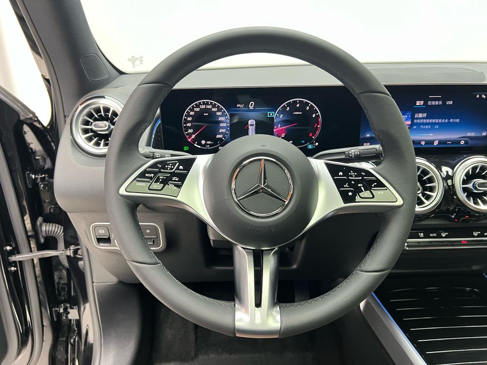Mercedes-Benz Mercedes-Benz GLB