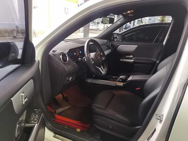 Mercedes-Benz Mercedes-Benz GLB
