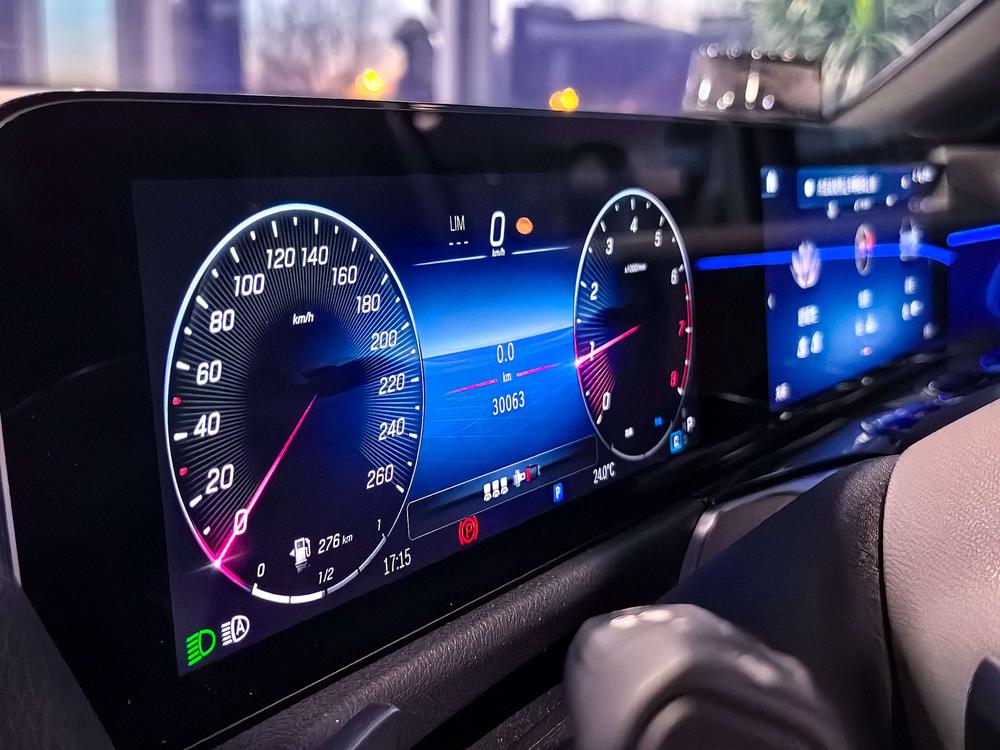 Mercedes-Benz Mercedes-Benz GLB