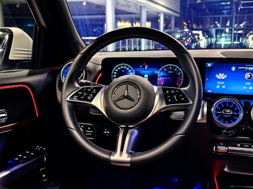Mercedes-Benz Mercedes-Benz GLB