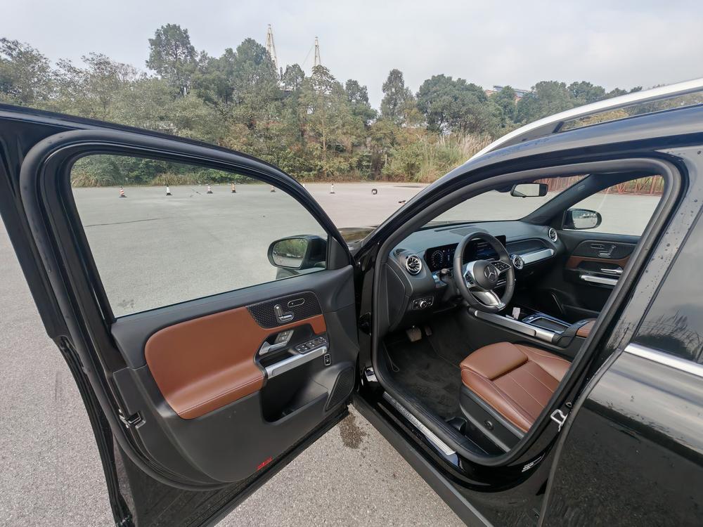 Mercedes-Benz Mercedes-Benz GLB
