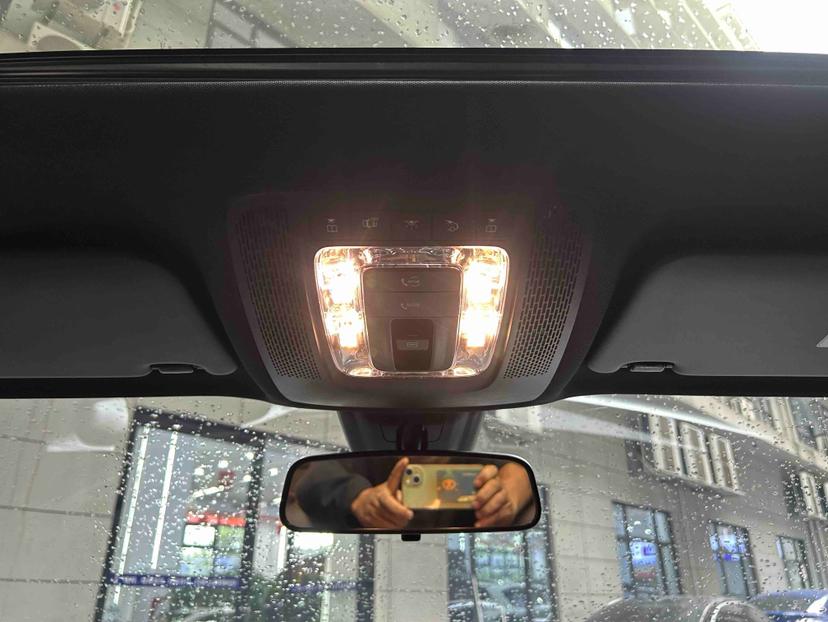 Mercedes-Benz Mercedes-Benz GLB