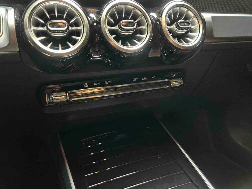 Mercedes-Benz Mercedes-Benz GLB