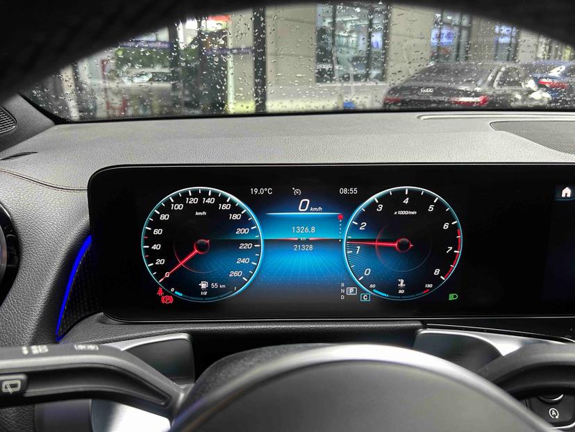 Mercedes-Benz Mercedes-Benz GLB