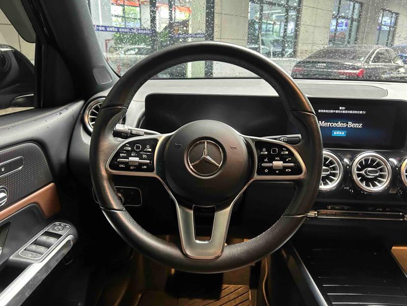Mercedes-Benz Mercedes-Benz GLB