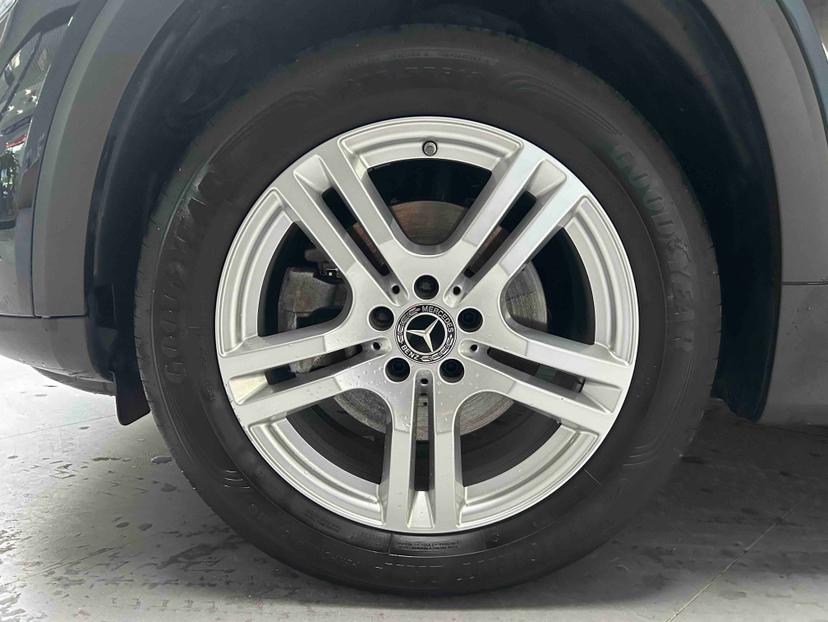 Mercedes-Benz Mercedes-Benz GLB