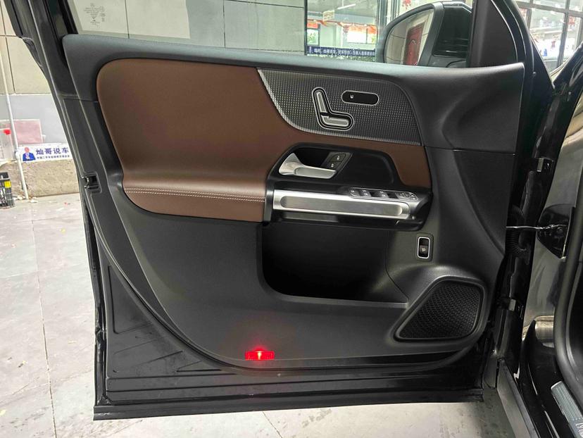 Mercedes-Benz Mercedes-Benz GLB