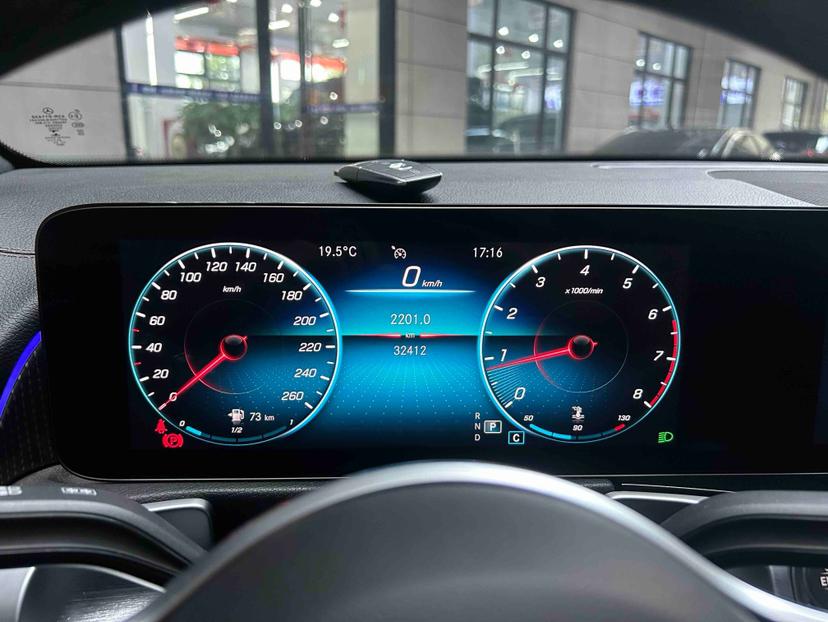 Mercedes-Benz Mercedes-Benz GLB
