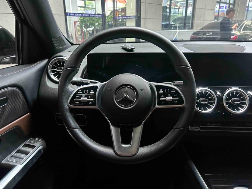 Mercedes-Benz Mercedes-Benz GLB