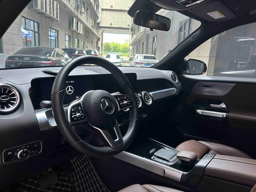 Mercedes-Benz Mercedes-Benz GLB