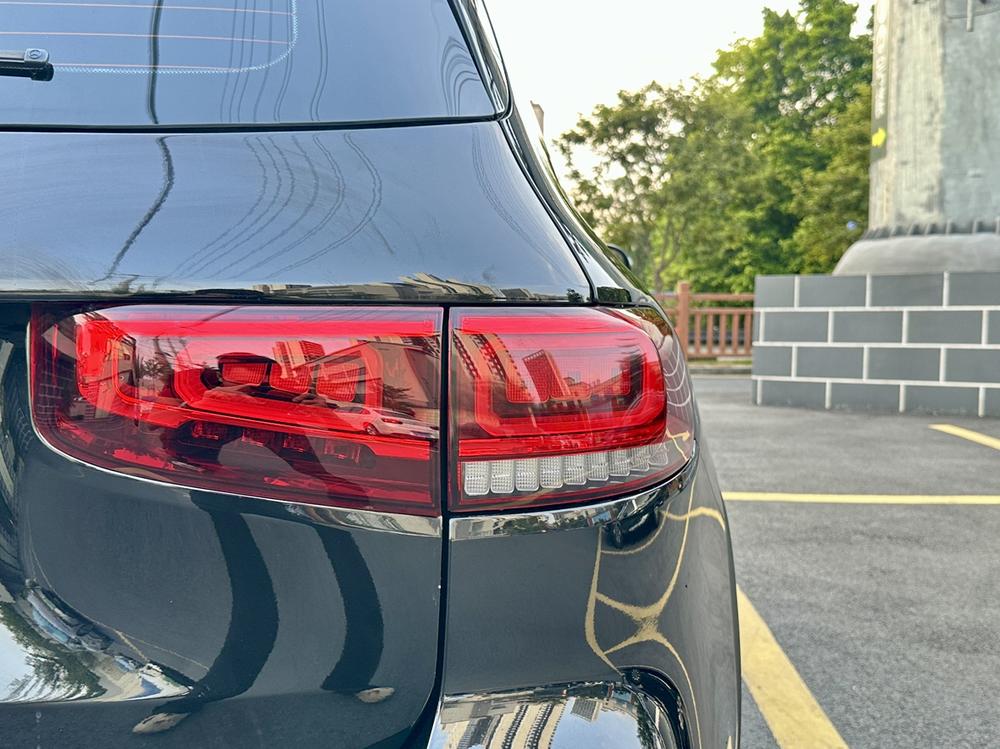 Mercedes-Benz Mercedes-Benz GLB