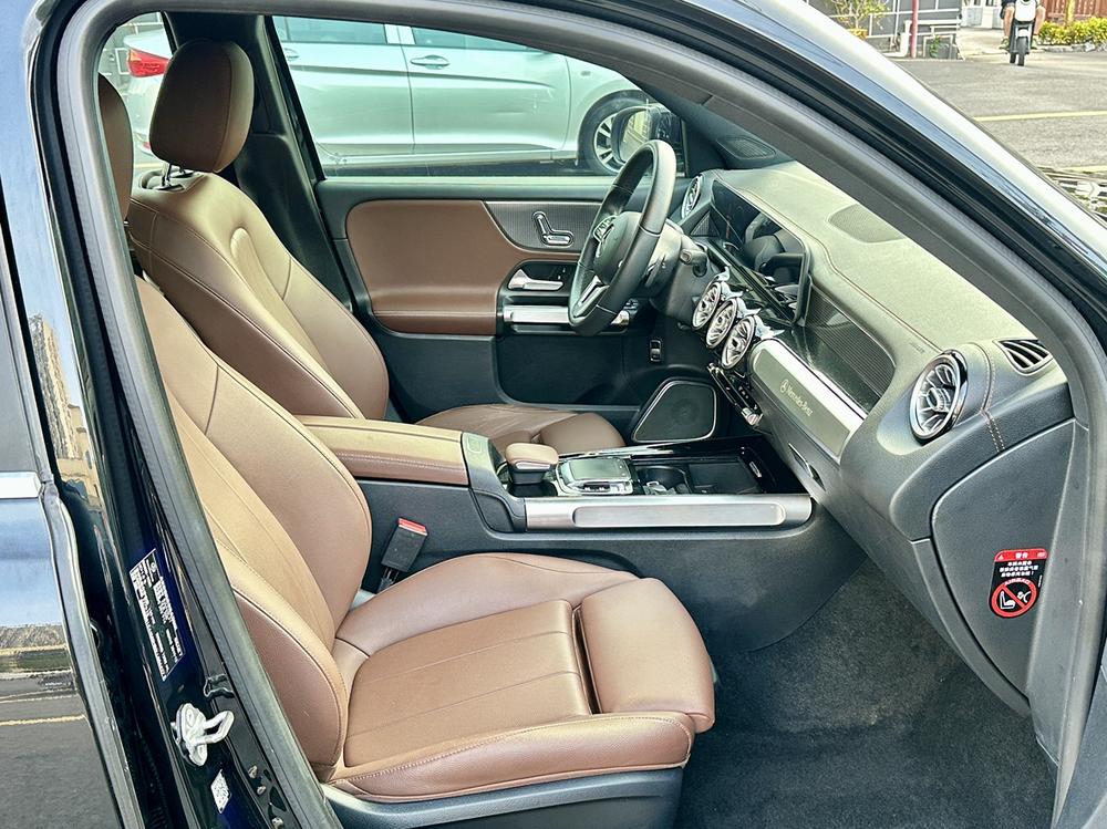 Mercedes-Benz Mercedes-Benz GLB