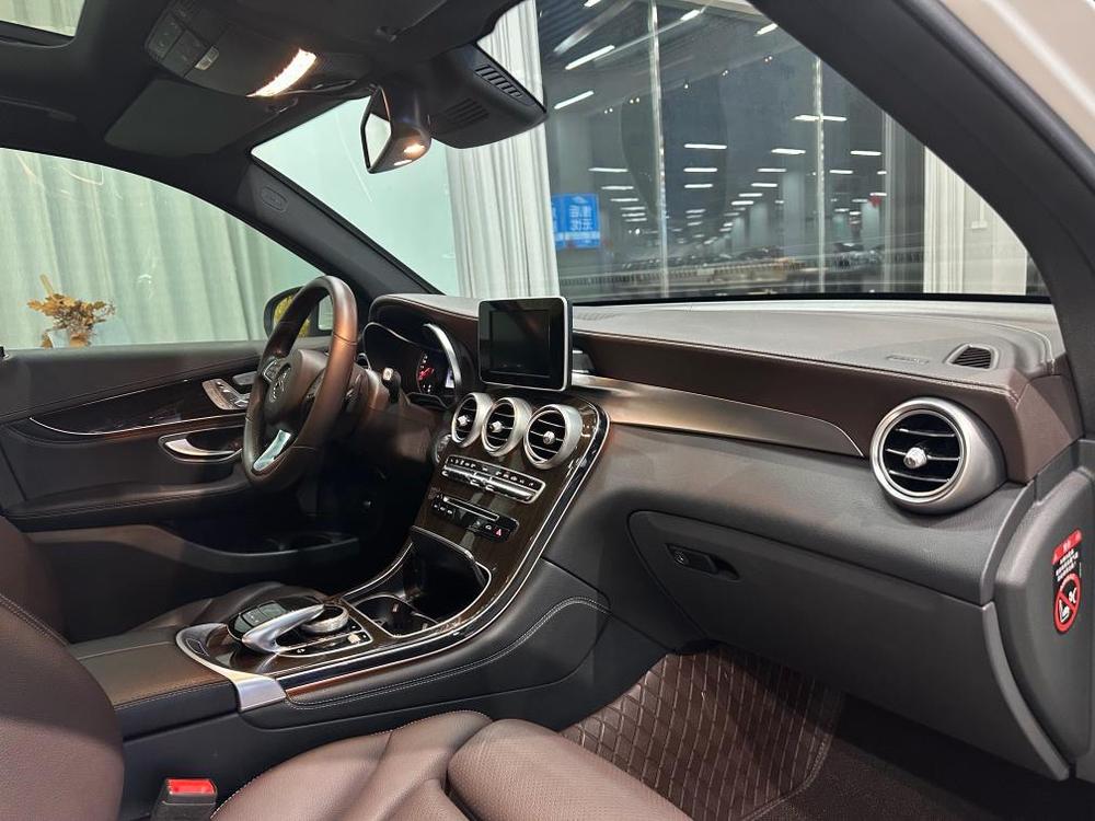 Mercedes-Benz Mercedes-Benz GLC