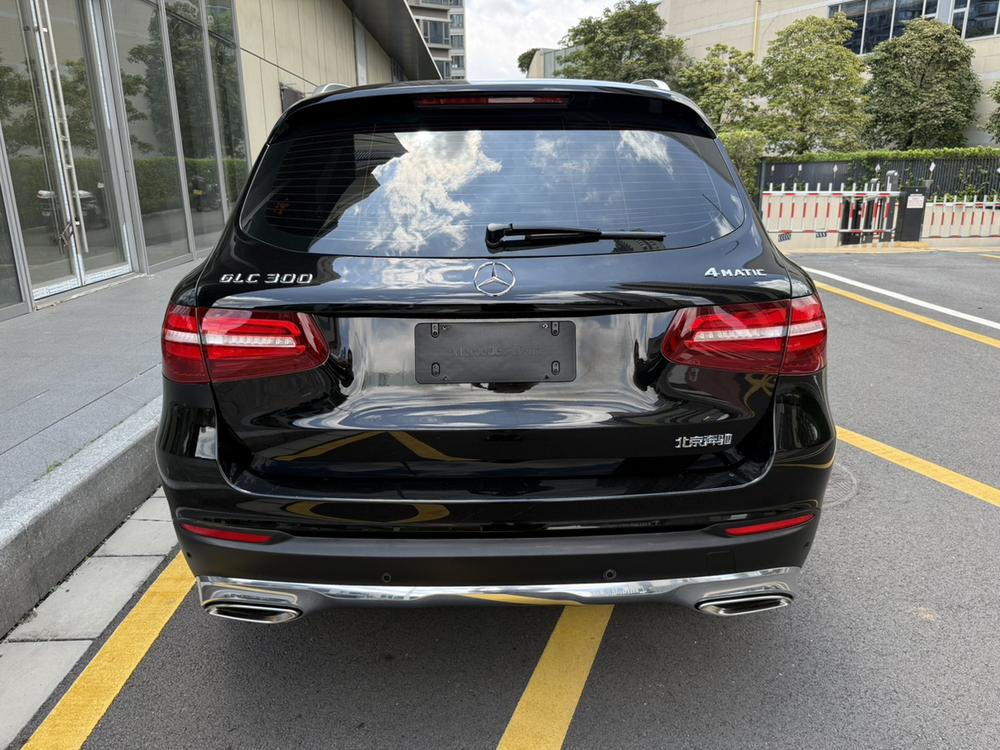 Mercedes-Benz Mercedes-Benz GLC