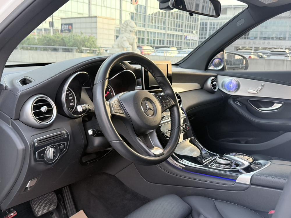 Mercedes-Benz Mercedes-Benz GLC