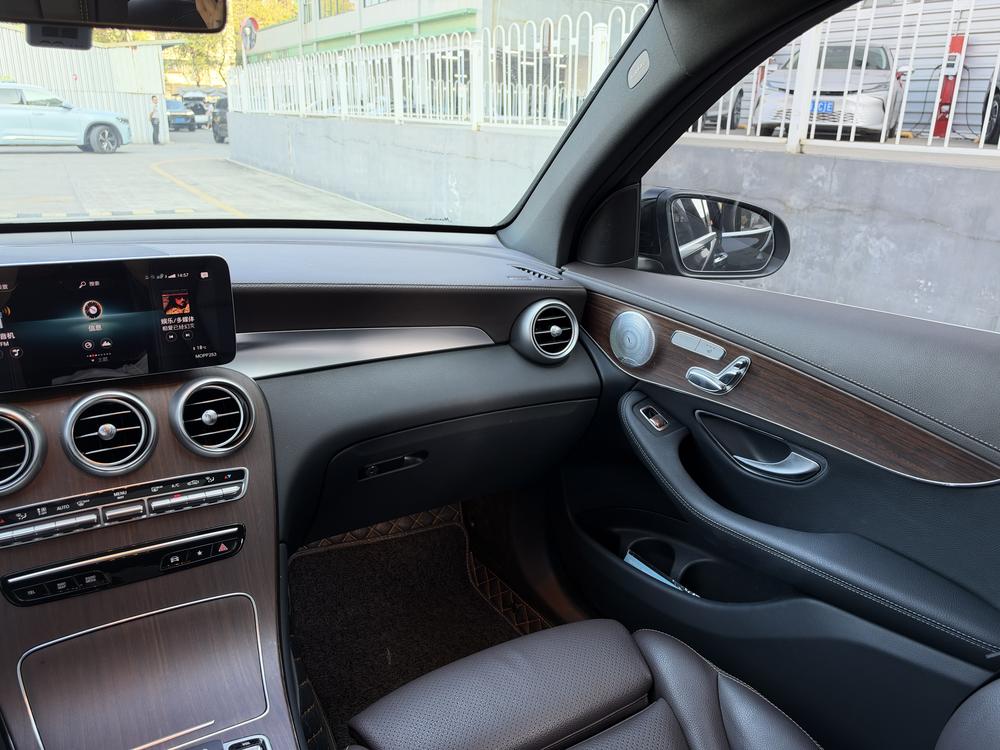 Mercedes-Benz Mercedes-Benz GLC