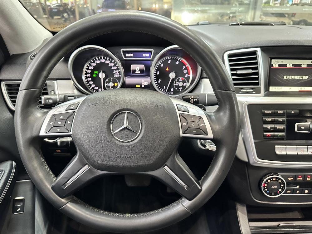 Mercedes-Benz Mercedes-Benz M-Class