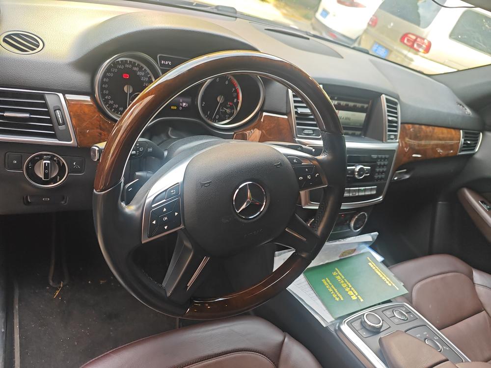 Mercedes-Benz Mercedes-Benz M-Class