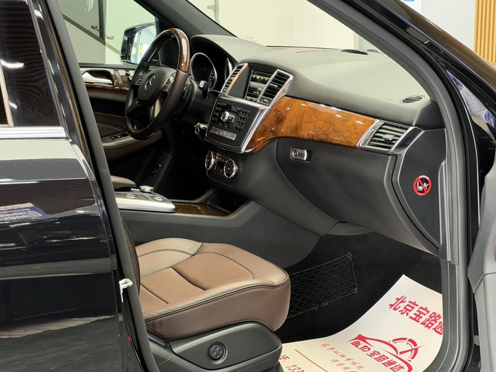 Mercedes-Benz Mercedes-Benz M-Class