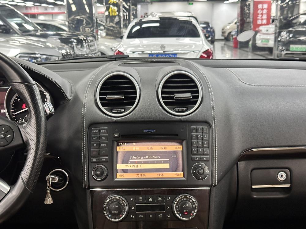 Mercedes-Benz Mercedes-Benz M-Class
