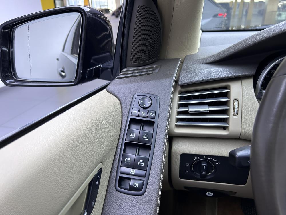 Mercedes-Benz Mercedes-Benz R-Class
