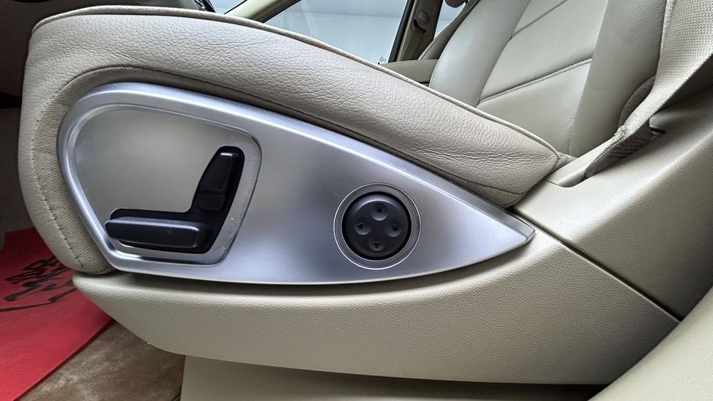 Mercedes-Benz Mercedes-Benz R-Class