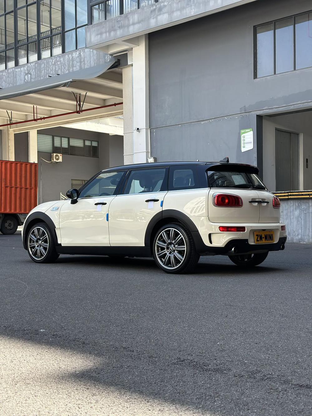 MINI MINI CLUBMAN