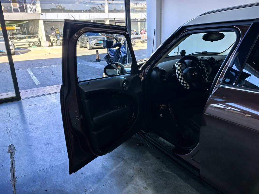 MINI MINI COUNTRYMAN