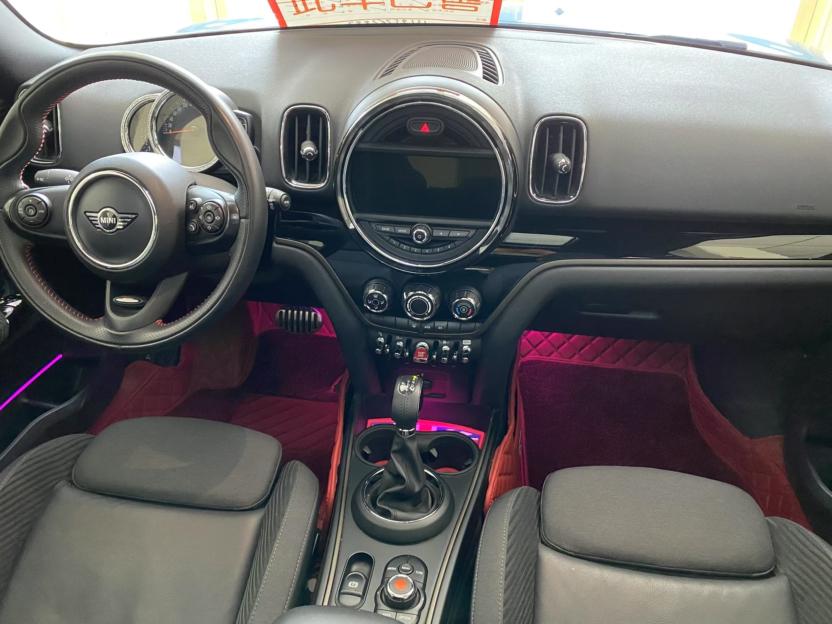 MINI MINI COUNTRYMAN
