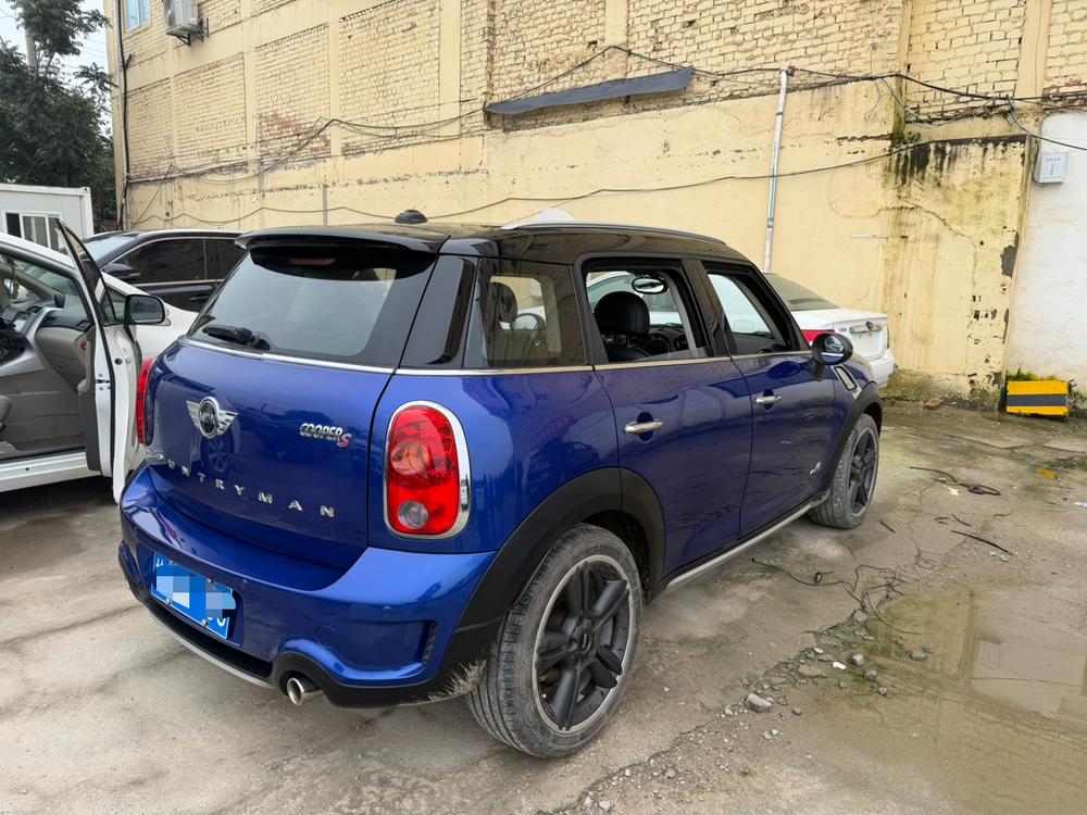 MINI MINI COUNTRYMAN